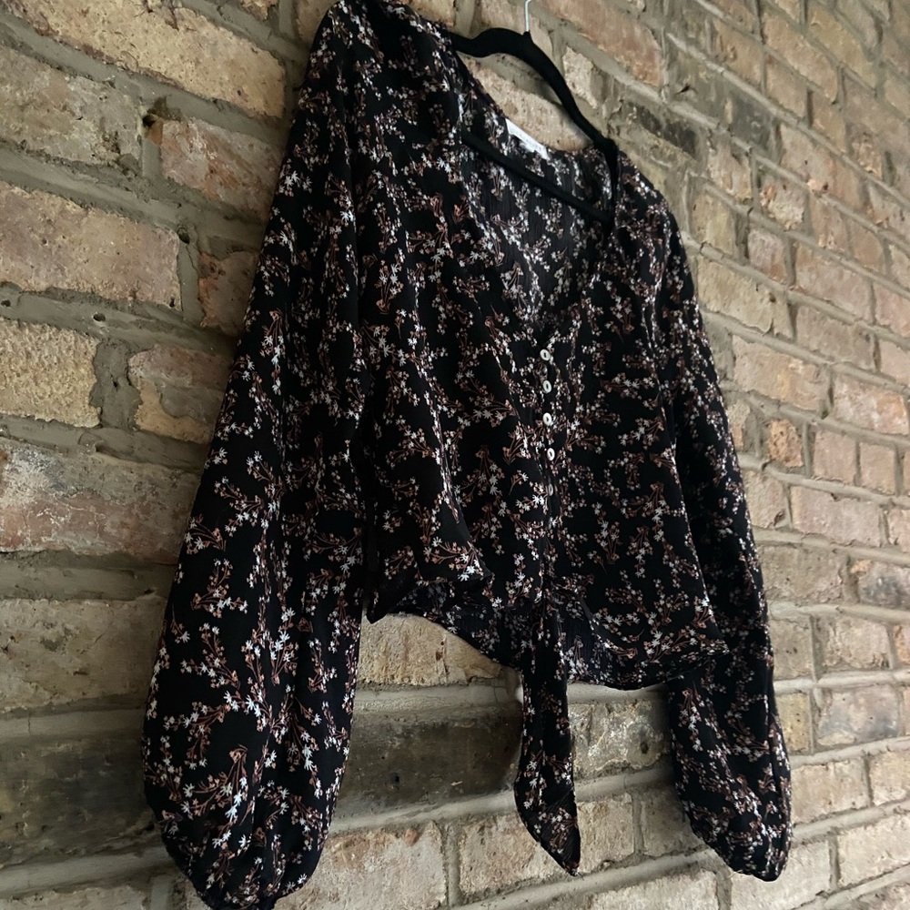 Beautiful button up cropped blouse